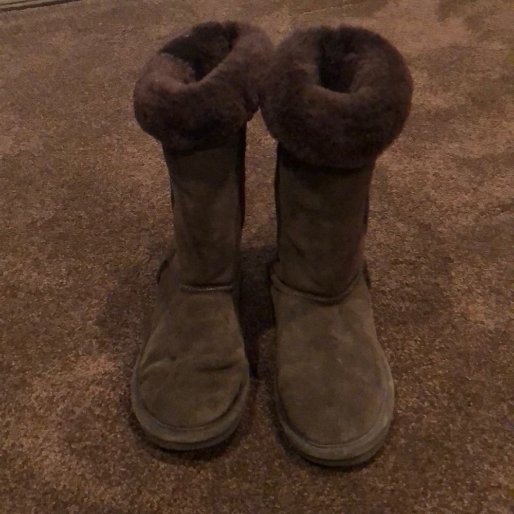 Fuzzy brown boots size 7
